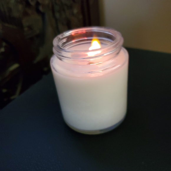 Hand Poured Jar Candle - Picture 4 of 5